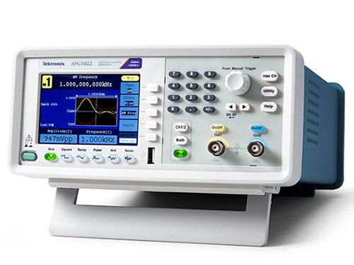 AFG1000/X 任意函數(shù)發(fā)生器(圖1)